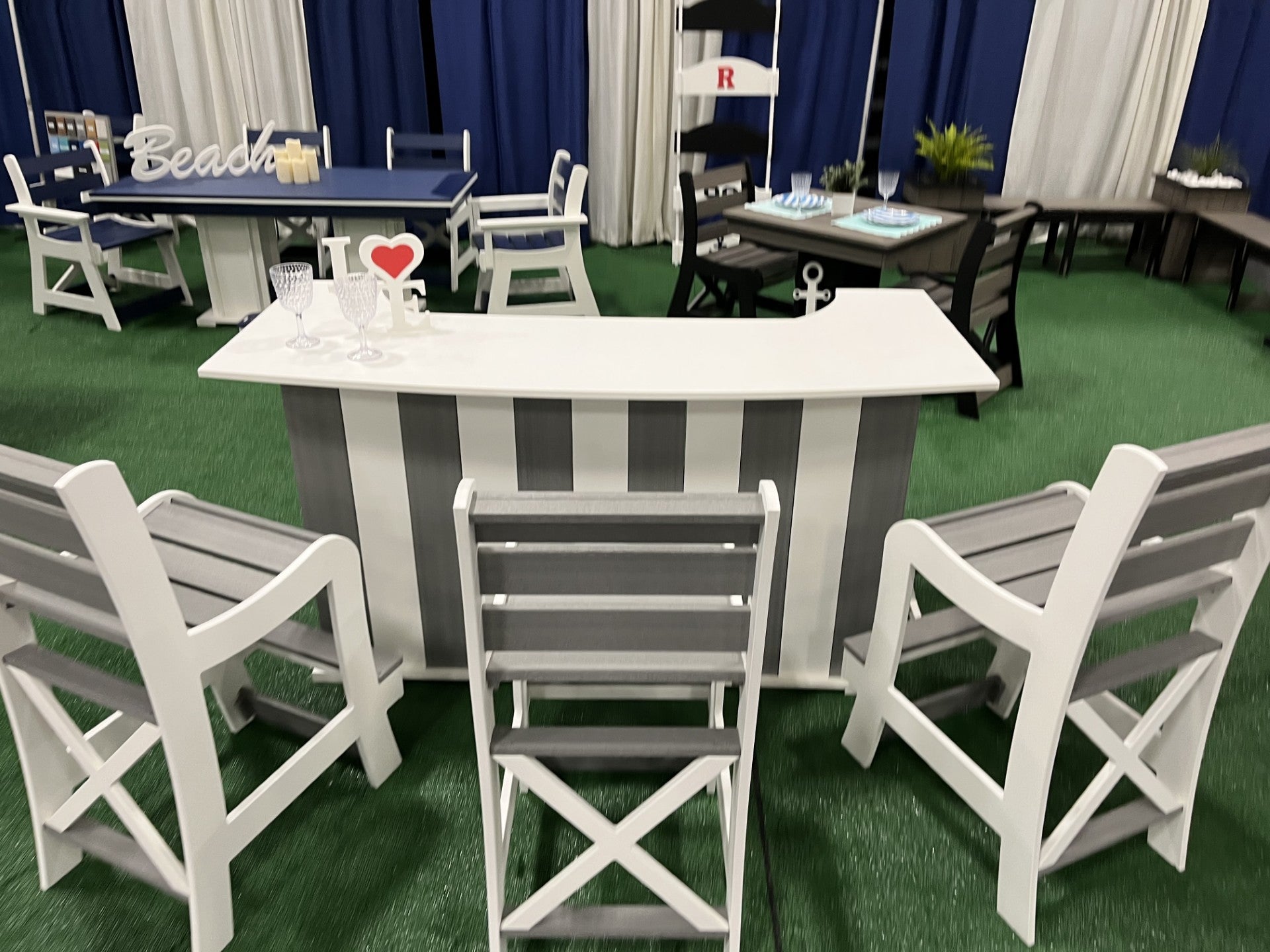 Dockside Outdoor Bar and 3 Stools Set